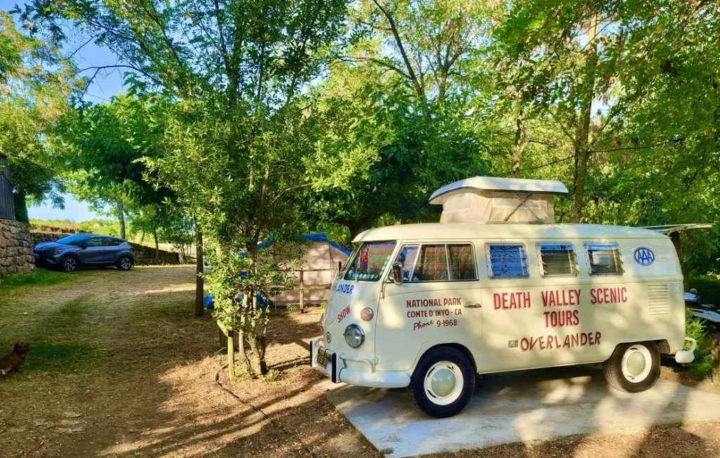 Camping du Vignal emplacement combi vintage pour vivre la slow life en Ardeche