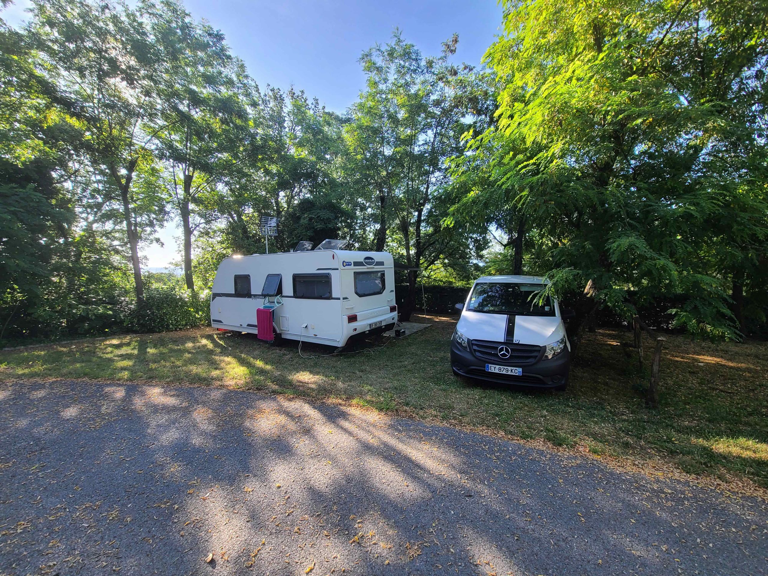 Camping emplacement caravane pour vivre la slow life en Ardeche