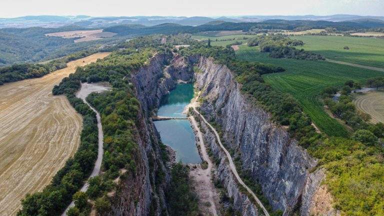 Baignade en rivière en Ardèche : tout ce qu&rsquo;il faut savoir pour l&rsquo;été 2026